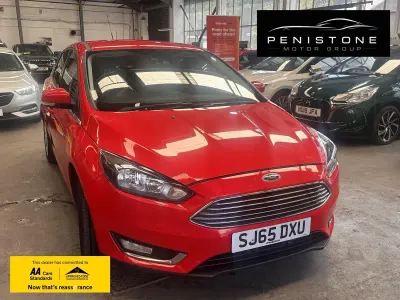 Used Ford Focus Titanium 125 HP (91 kW) 2015 Red Hatchback