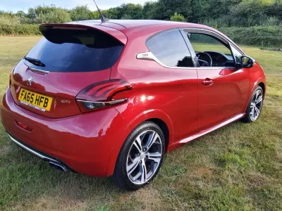 Used Peugeot 208 GTi 208 HP (152 kW) 2016 Red Hatchback