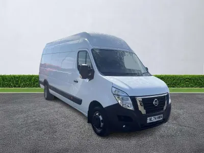 Used Nissan Interstar Tekna 145 HP (106 kW) 2024 White Van