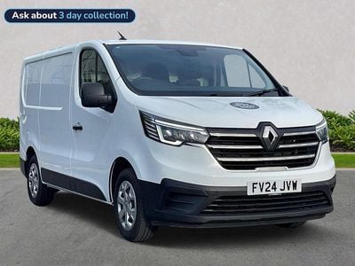 White Used 2024 Renault Trafic MPV | £18,250 (Good price)