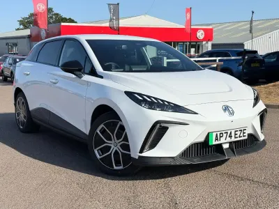 Used MG MG4 EV Trophy 150 kW (204 HP) 2024 White Hatchback