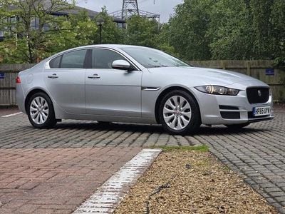 Used Jaguar XE Prestige 180 HP (132 kW) 2015 Silver Sedan