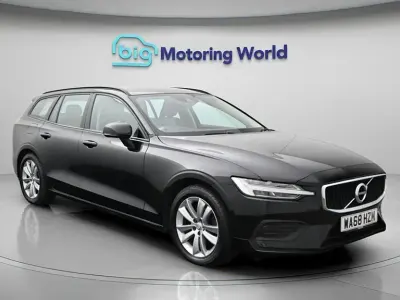 Usado Volvo V60 Momentum 190 HP (139 kW) 2018 Preto Carrinha