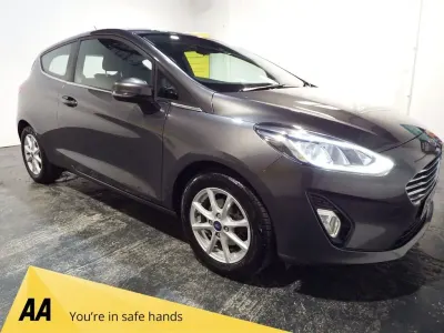 Used Ford Fiesta Zetec 100 HP (73 kW) 2018 Grey Hatchback