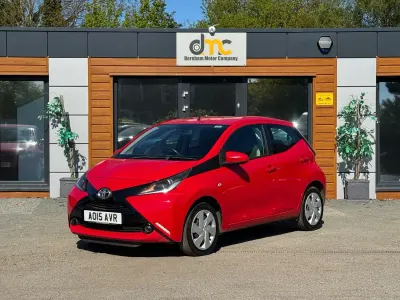 Gebraucht Toyota Aygo X-play 69 PS (50 kW) 2015 Rot Kleinwagen