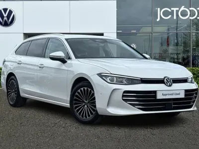 Used VW Passat Elegance 150 HP (110 kW) 2025 White Estate
