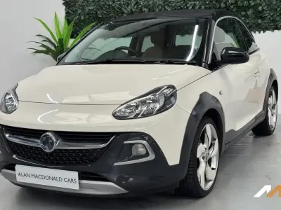 Używany Vauxhall Adam Rocks 86 KM (63 kW) 2015 Biały Hatchback