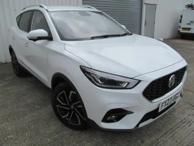 Używany MG ZS Exclusive 111 KM (81 kW) 2023 Biały SUV