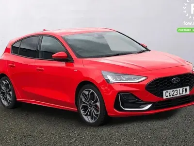 Used Ford Focus ST-Line 155 HP (114 kW) 2022 Red Hatchback