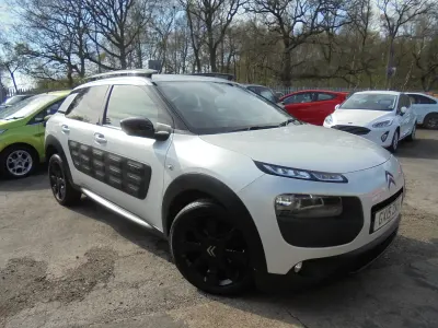 Used Citroën C4 Cactus Flair 100 HP (73 kW) 2015 White Hatchback
