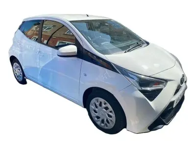 Used Toyota Aygo X-play 71 HP (52 kW) 2021 White Hatchback