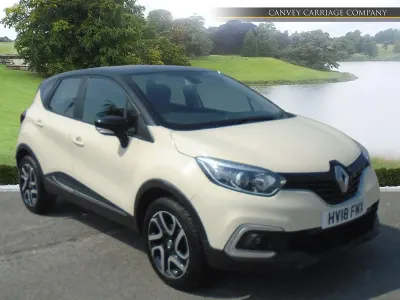 Used Renault Captur Dynamique 90 HP (66 kW) 2018 Cream/black SUV
