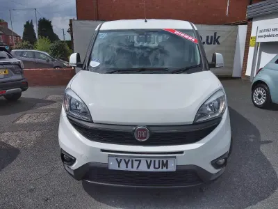Używany Fiat Doblò Easy 94 KM (69 kW) 2017 Biały Minivan