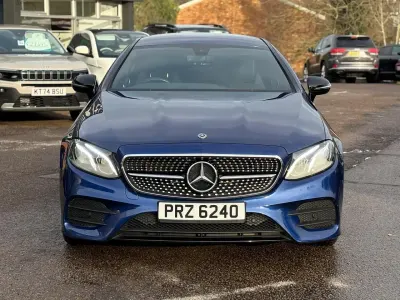 Gebraucht Mercedes E220 AMG line 194 PS (142 kW) 2019 Blau Coupé