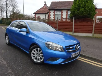 Begagnad Mercedes A180 SE 2013 Blå Halvkombi