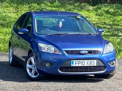 Begagnad Ford Focus Zetec 2010 Blå Halvkombi