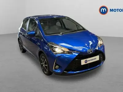 Used Toyota Yaris Hybrid 101 HP (74 kW) 2019 Blue Hatchback