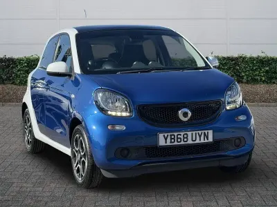 Used Smart ForFour Premium 71 HP (52 kW) 2018 White Hatchback