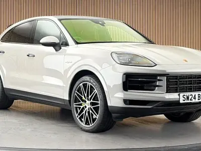 Used Porsche Cayenne 470 HP (345 kW) 2024 Grey SUV