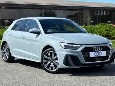 Nouă Audi A1 Sportback S-Line 2026 Alb Hatchback