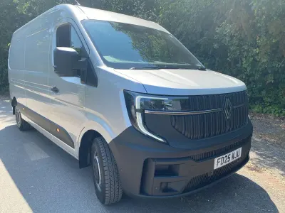 New Renault Master 148 HP (108 kW) 2025 Silver Van