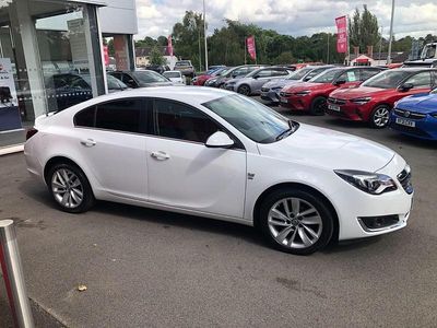 Second-hand Vauxhall Insignia SRi 140 CP (102 kW) 2015 Alb Hatchback