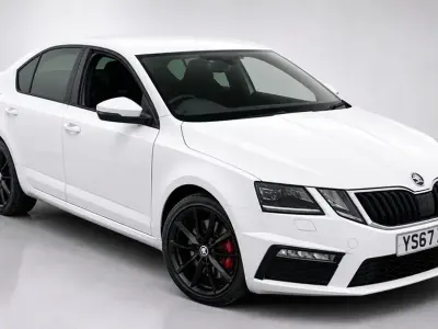 Używany Skoda Octavia vRS 230 KM (169 kW) 2018 Biały Hatchback
