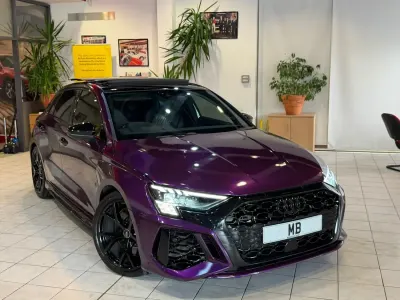 Używany Audi RS3 Design 550 KM (404 kW) 2022 Purpurowy Sedan/Limuzyna