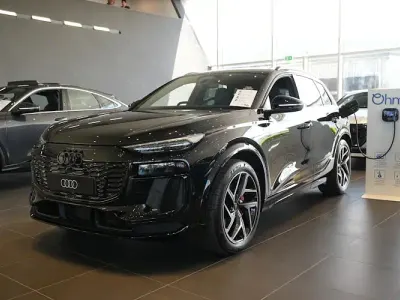 Nowe Audi e-tron Performance 225 kW (306 KM) 2026 SUV