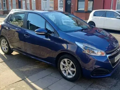 Gebraucht Peugeot 208 Active 2017 Blau Kleinwagen