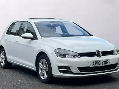 Begagnad VW Golf VII Edition 125 HK (91 kW) 2016 Vit Halvkombi