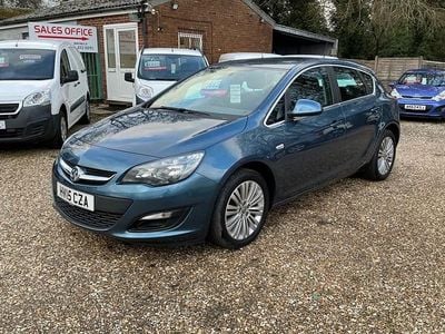 Blue Used 2015 Vauxhall Astra Excite Hatchback | £5,995 (Fair price)