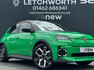 Used Renault 5 E-Tech Urban 89 kW (122 HP) 2025 Green Hatchback