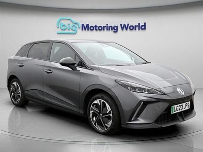 Begagnad MG MG4 EV Trophy 319 kW (435 HK) 2023 Grå Halvkombi