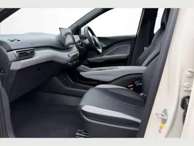 Used BYD Dolphin Active 34 kW (47 HP) 2025 White Hatchback