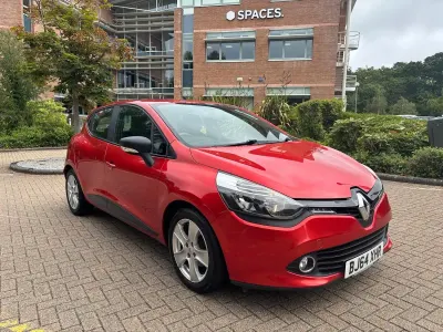 Used Renault Clio Expression+ 90 HP (66 kW) 2014 Red Hatchback
