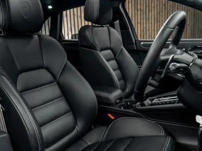 Used Porsche Macan 261 HP (191 kW) 2026 Black SUV