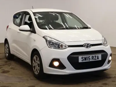Käytetty Hyundai i10 SE 67 HP (49 kW) 2015 Valkoinen Viistoperä