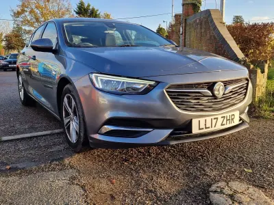 Second-hand Vauxhall Insignia Design Edition 2017 Gri Hatchback