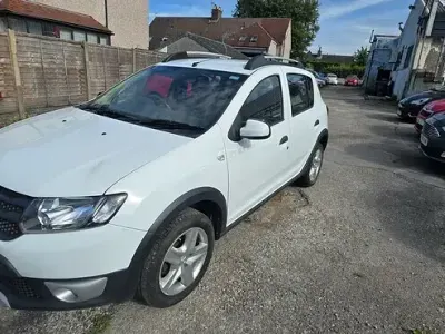 Used Dacia Sandero Stepway Ambiance 90 HP (66 kW) 2014 White Hatchback