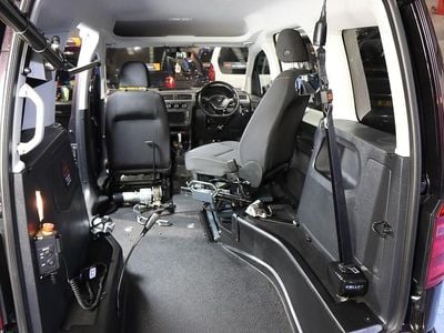 Used VW Caddy Life 102 HP (75 kW) 2020 Mauve MPV