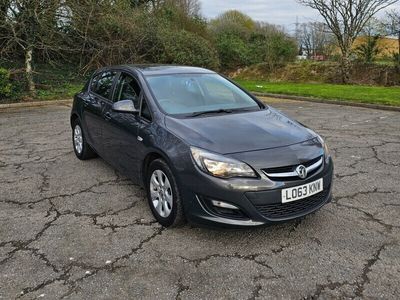 used Vauxhall Astra 1.7 CDTi 16V ecoFLEX Design 5dr [Start Stop]