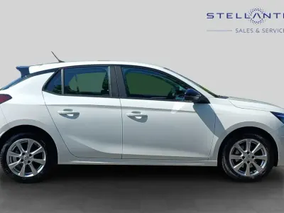 Used Vauxhall Corsa Design Edition 99 HP (72 kW) 2023 White Hatchback