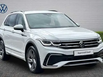 Begagnad VW Tiguan R-line Edition 150 HK (110 kW) 2024 Vit SUV