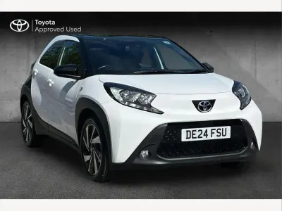 Used Toyota Aygo X 72 HP (52 kW) 2024 Pure white with black SUV
