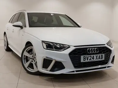 Begagnad Audi A4 S-Line 204 HK (150 kW) 2024 Vit Kombi