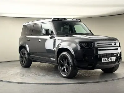 Usado Land Rover Defender HSE Dynamic 250 HP (183 kW) 2023 Cinzento SUV