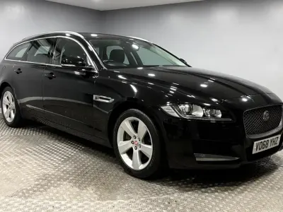 Używany Jaguar XF Sportbrake Portfolio 240 KM (176 kW) 2018 Czarny Kombi