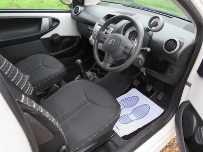 Używany Citroën C1 VTR Sport 68 KM (50 kW) 2013 Biały Hatchback