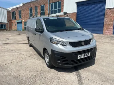 Käytetty Peugeot Expert 2019 Hopea Van